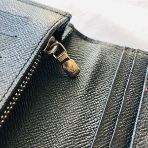 Louis Vuitton Damier Long wallet